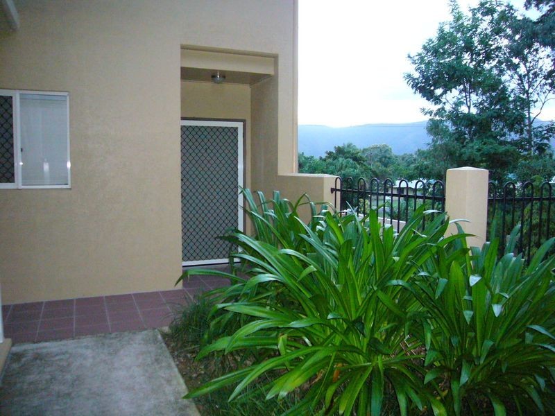 1/110 Moore Street, Trinity Beach QLD 4879