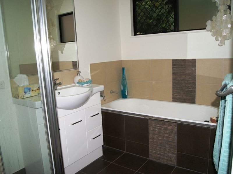 19 Lum Jim Street, Redlynch QLD 4870