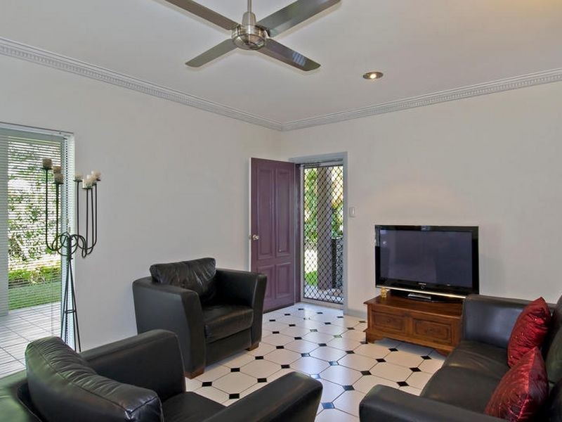 2 Garnet Street, Smithfield QLD 4878