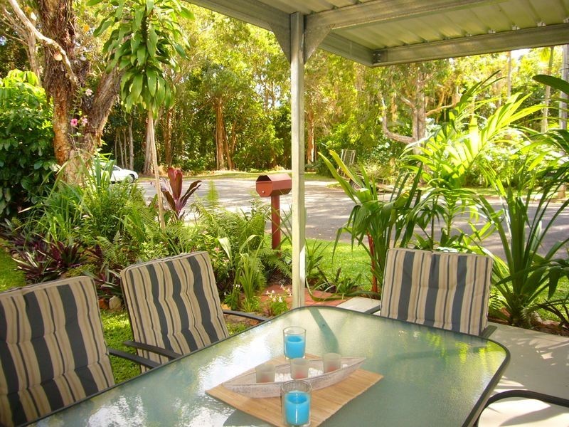 2/132 Wistaria Street, Holloways Beach QLD 4878