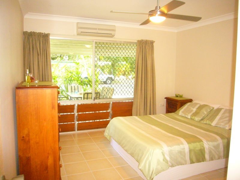 2/132 Wistaria Street, Holloways Beach QLD 4878