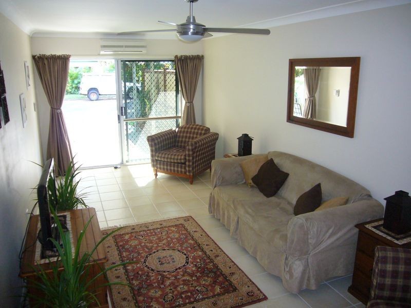 2/132 Wistaria Street, Holloways Beach QLD 4878