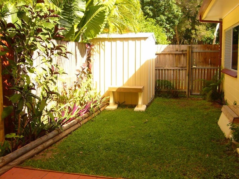 2/132 Wistaria Street, Holloways Beach QLD 4878
