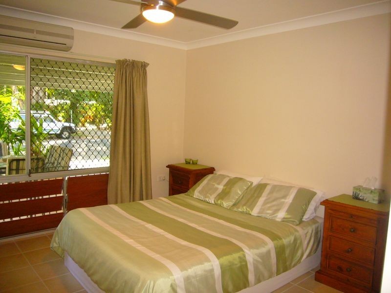 2/132 Wistaria Street, Holloways Beach QLD 4878