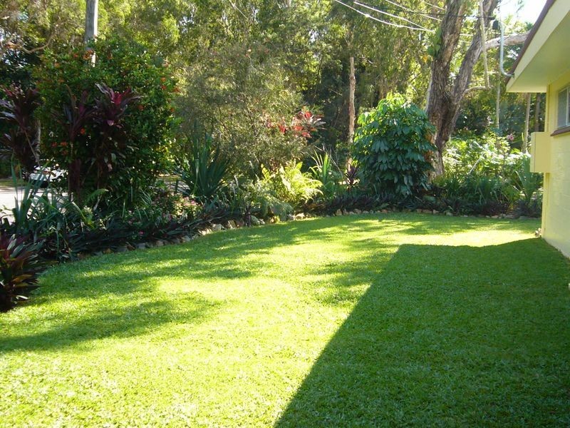 2/132 Wistaria Street, Holloways Beach QLD 4878