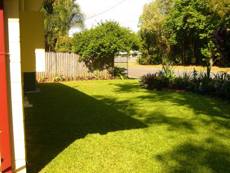 2/132 Wistaria Street, Holloways Beach QLD 4878
