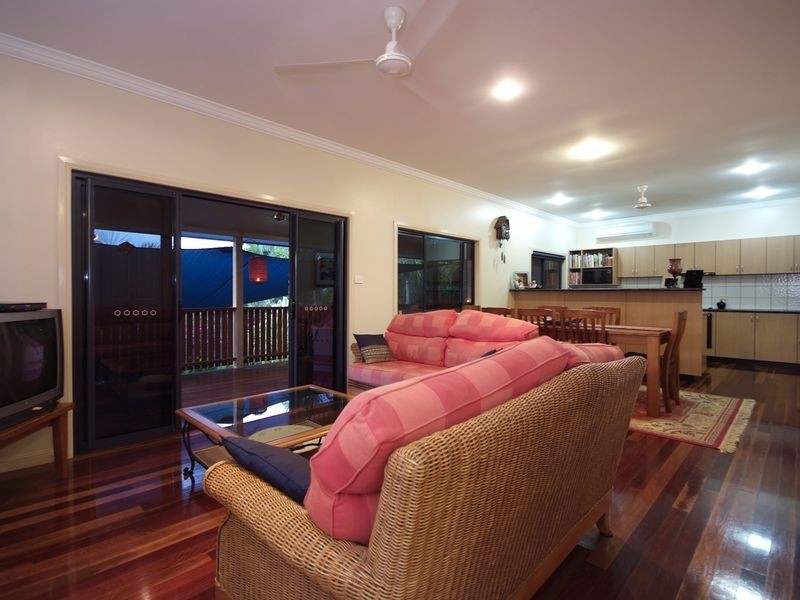 23 Lookout Terrace, Trinity Beach QLD 4879