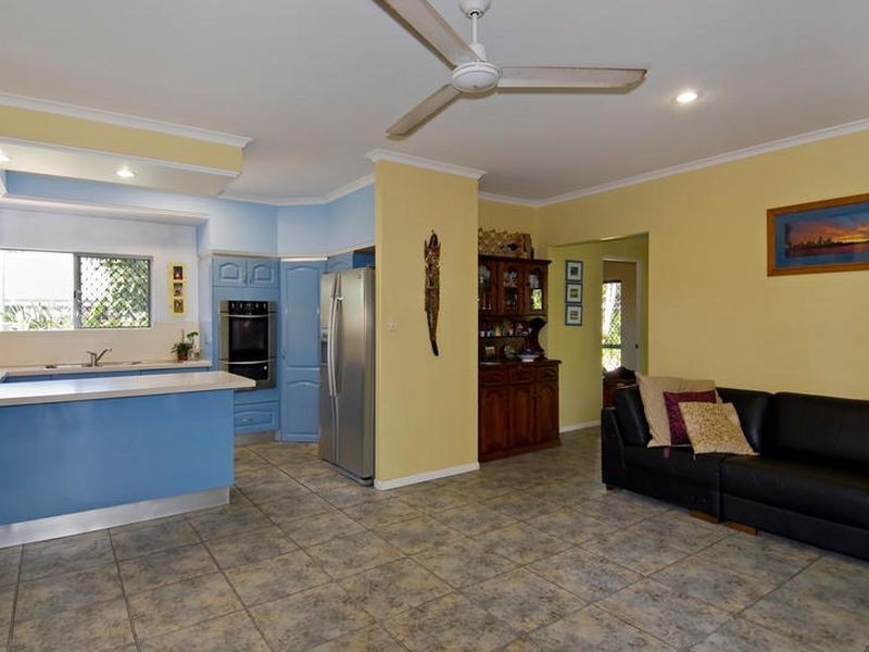 8 Ellwood Close, Kewarra Beach QLD 4879