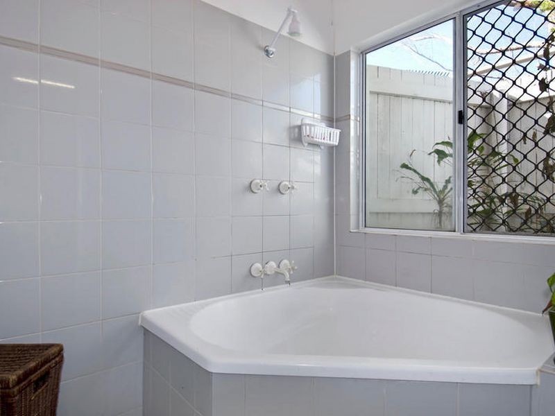 8 Ellwood Close, Kewarra Beach QLD 4879