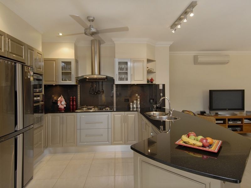 96 McFarlane Drive, Kanimbla QLD 4870