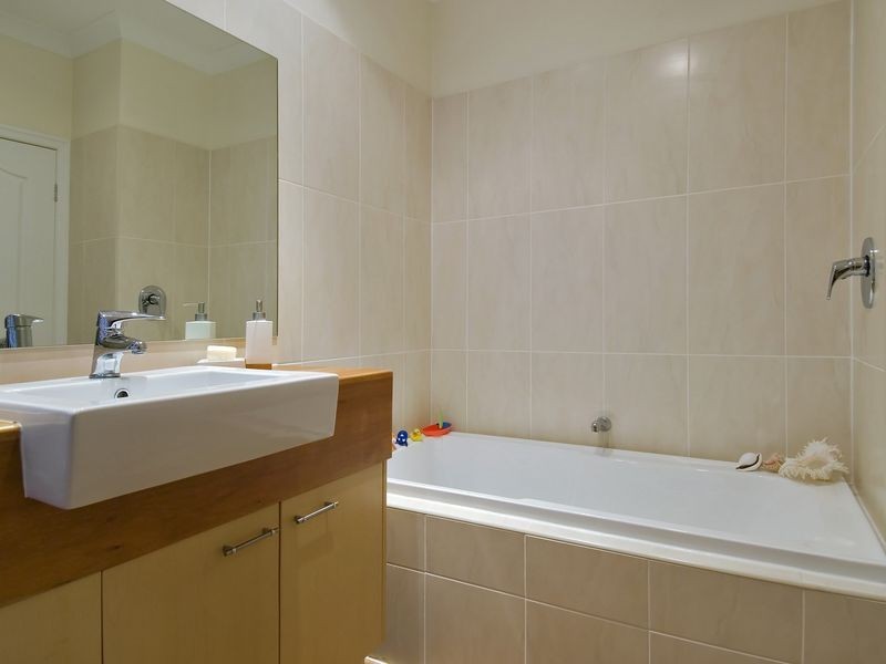 7 Albion Street, Yorkeys Knob QLD 4878