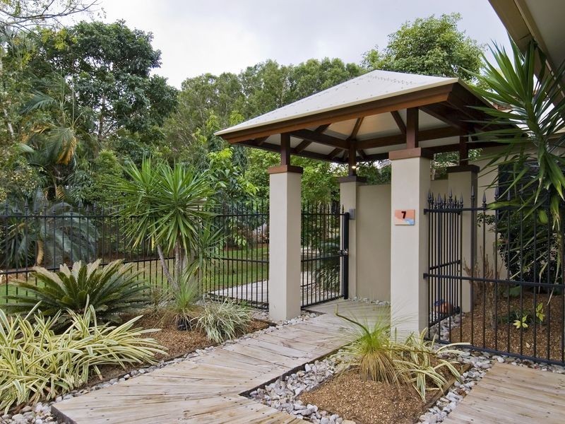 7 Albion Street, Yorkeys Knob QLD 4878