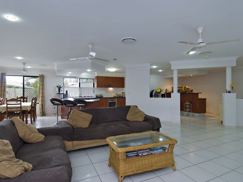Palm Cove QLD 4879