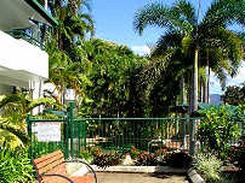 Half Moon Bay/ Resort Holiday Apartments, Yorkeys Knob QLD 4878