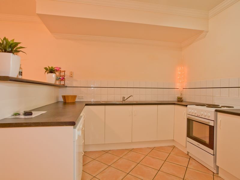 2/548 Varley Street, Yorkeys Knob QLD 4878