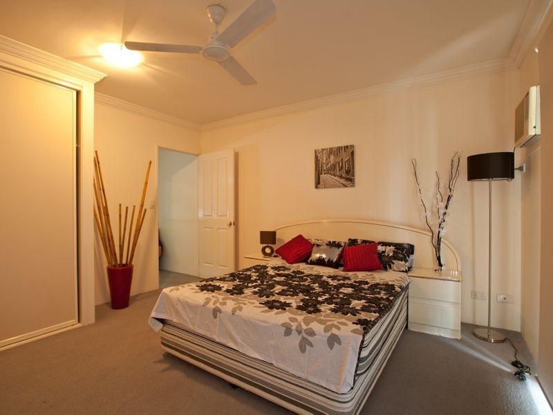 2/548 Varley Street, Yorkeys Knob QLD 4878