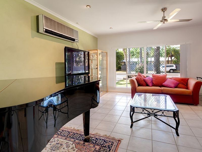 18 Bondi Crescent, Kewarra Beach QLD 4879