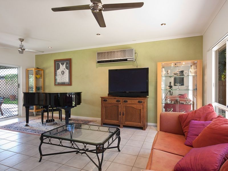 18 Bondi Crescent, Kewarra Beach QLD 4879