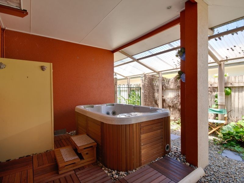 11 Collett Close, Kewarra Beach QLD 4879