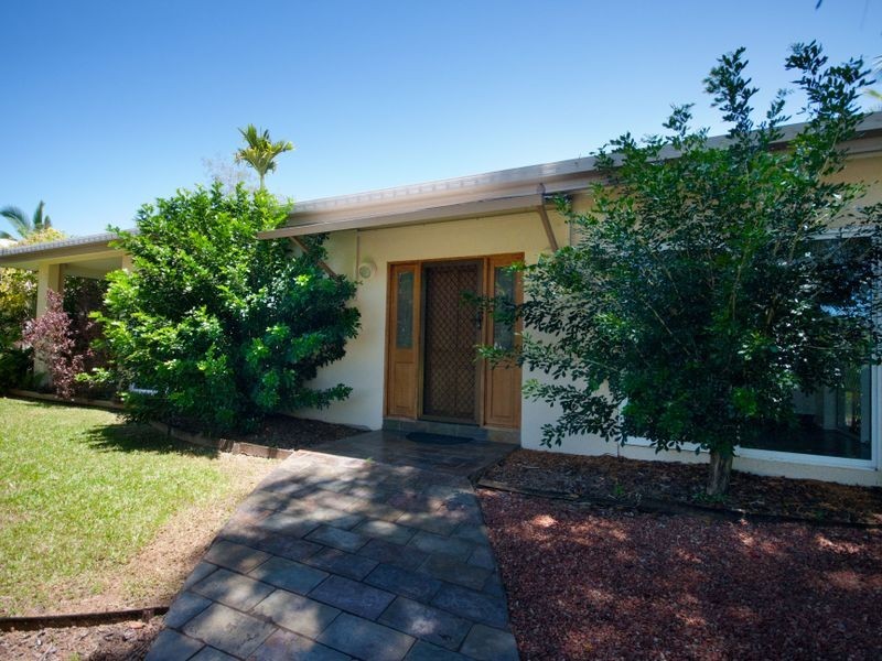 11 Collett Close, Kewarra Beach QLD 4879