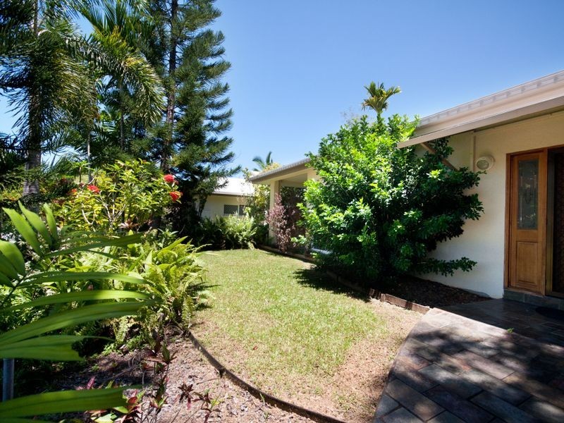 11 Collett Close, Kewarra Beach QLD 4879
