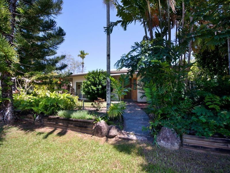 11 Collett Close, Kewarra Beach QLD 4879