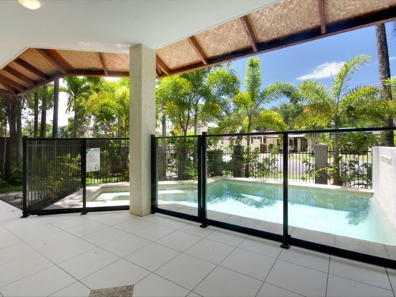 2/11 Rutherford Street, Yorkeys Knob QLD 4878