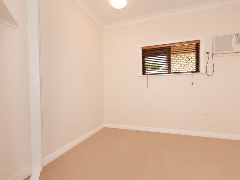 2/11 Rutherford Street, Yorkeys Knob QLD 4878