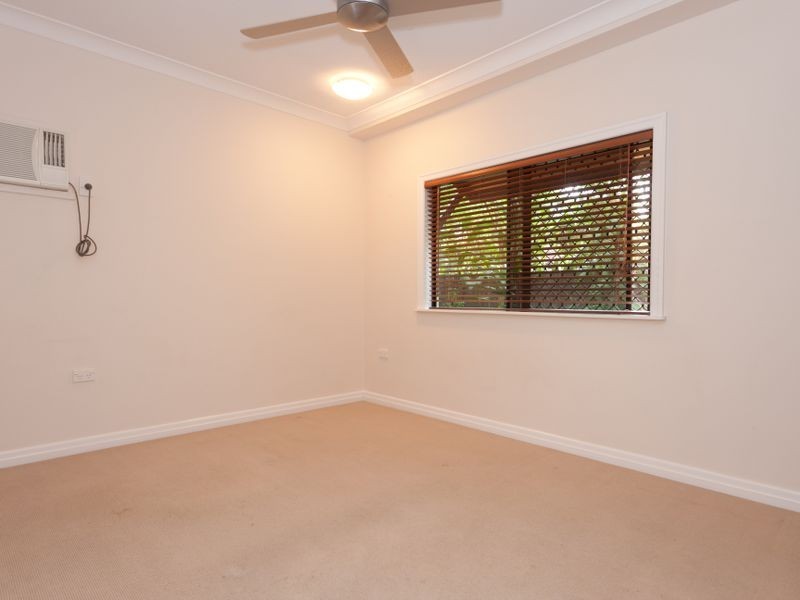 2/11 Rutherford Street, Yorkeys Knob QLD 4878