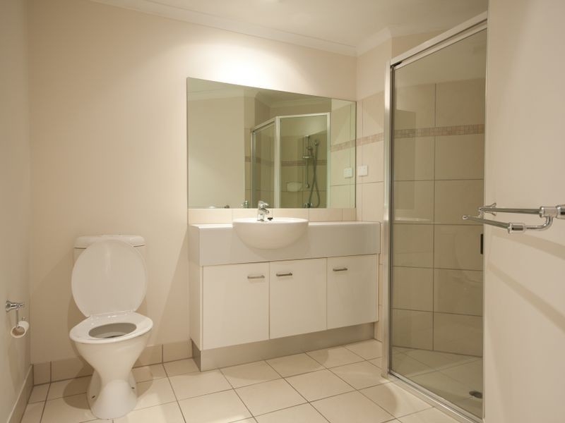 2/11 Rutherford Street, Yorkeys Knob QLD 4878