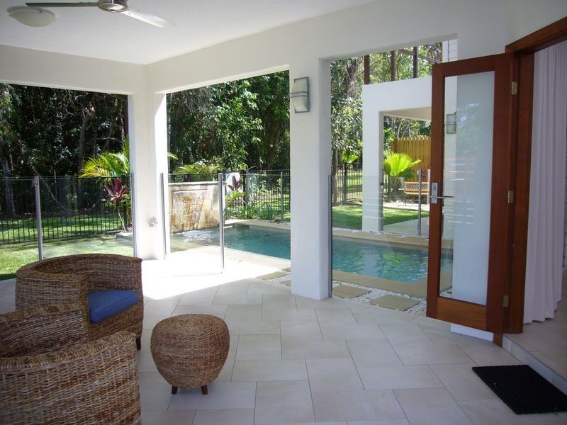 1 Muller Street, Palm Cove QLD 4879