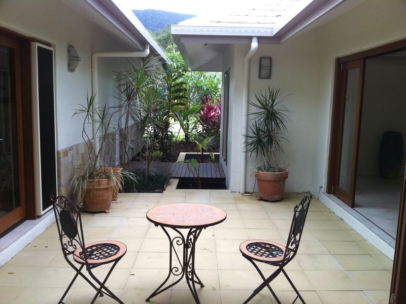 1 Muller Street, Palm Cove QLD 4879