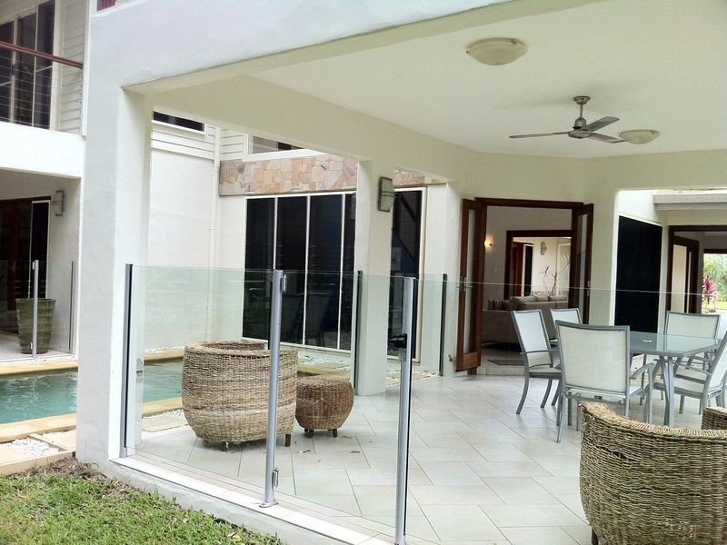 1 Muller Street, Palm Cove QLD 4879