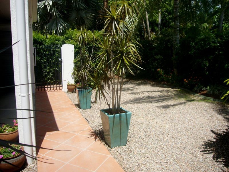 4 Garnet Street, Smithfield QLD 4878