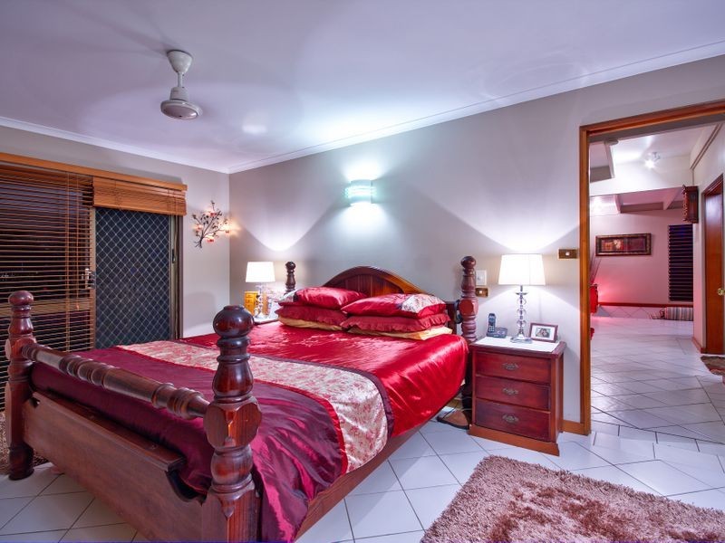 11 Albion Street, Yorkeys Knob QLD 4878