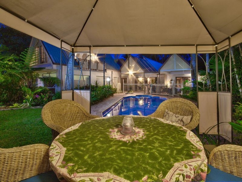 11 Albion Street, Yorkeys Knob QLD 4878