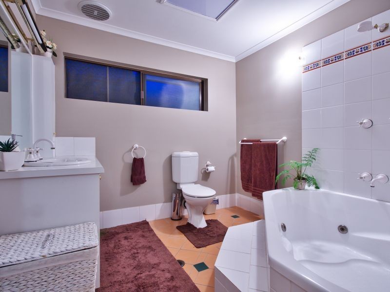 11 Albion Street, Yorkeys Knob QLD 4878