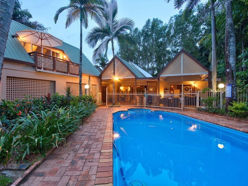 11 Albion Street, Yorkeys Knob QLD 4878