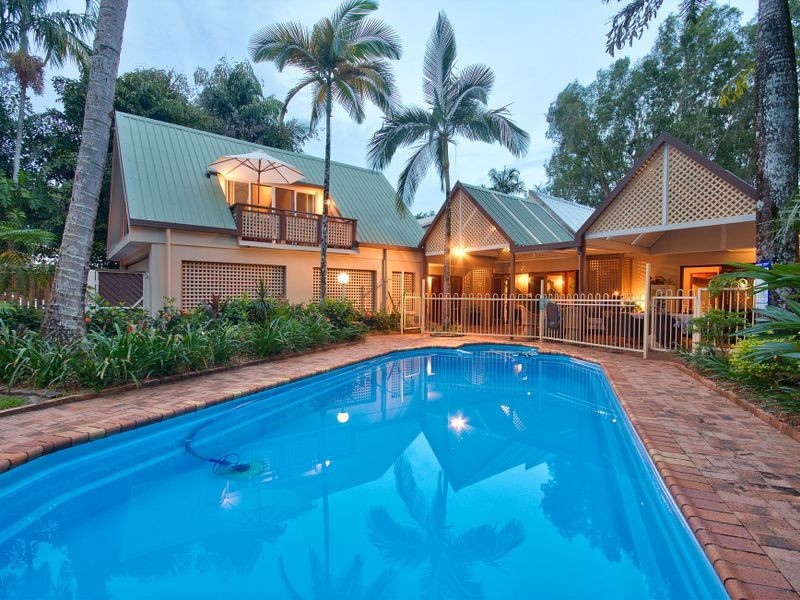 11 Albion Street, Yorkeys Knob QLD 4878