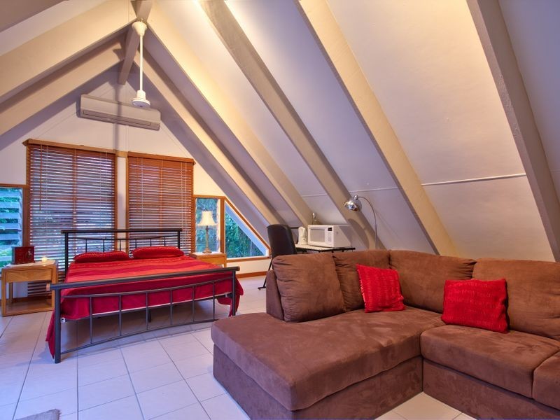 11 Albion Street, Yorkeys Knob QLD 4878