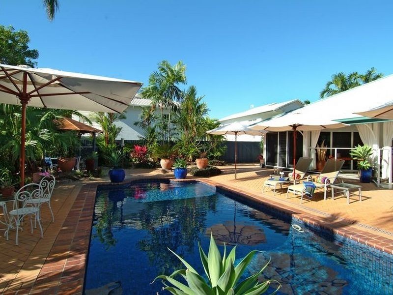 74 Cedar Road, Palm Cove QLD 4879
