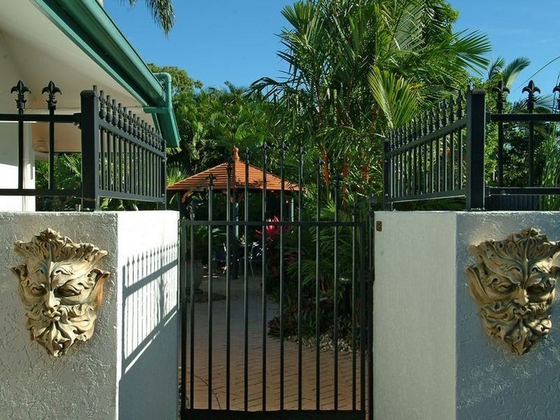 74 Cedar Road, Palm Cove QLD 4879