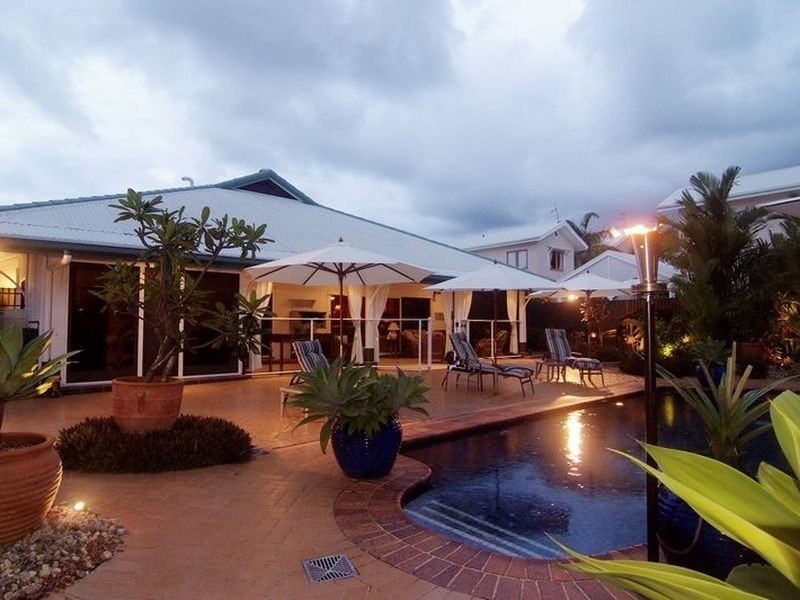 74 Cedar Road, Palm Cove QLD 4879