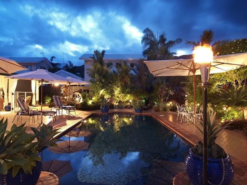 74 Cedar Road, Palm Cove QLD 4879