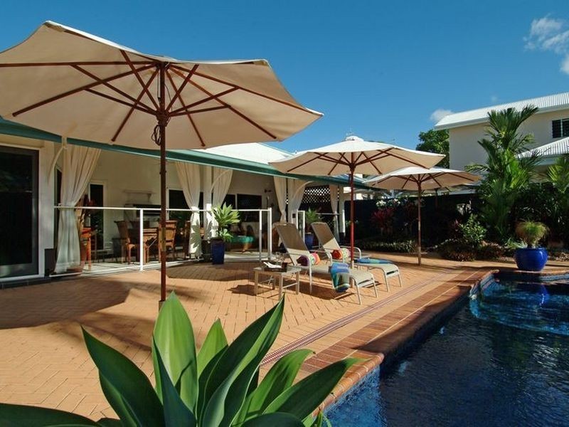 74 Cedar Road, Palm Cove QLD 4879