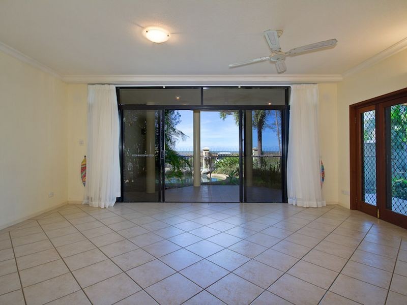 1/39 Sims Esplanade, Yorkeys Knob QLD 4878