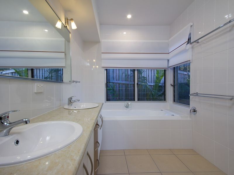 39 Muller Street, Palm Cove QLD 4879
