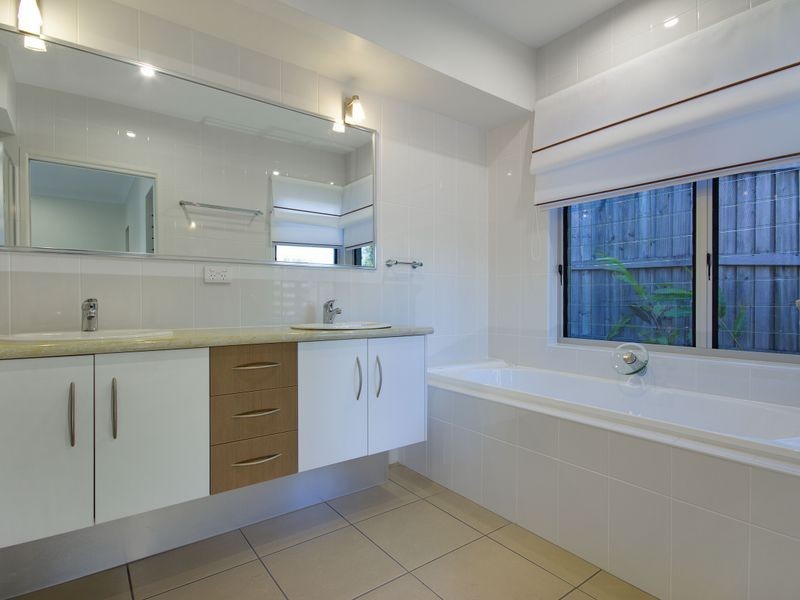39 Muller Street, Palm Cove QLD 4879