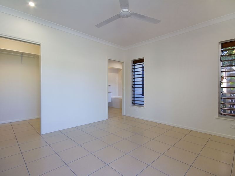39 Muller Street, Palm Cove QLD 4879