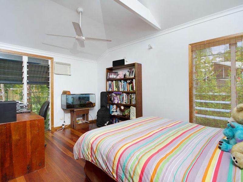 1 Heron Close, Kewarra Beach QLD 4879